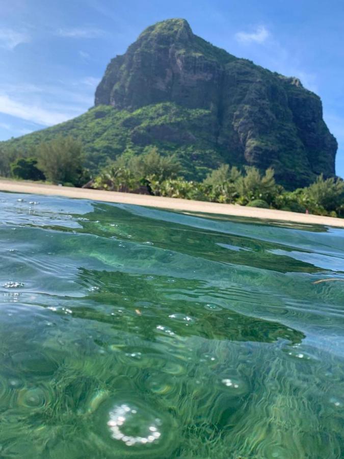 Residence Au Bout Du Morne Le Morne Bagian luar foto